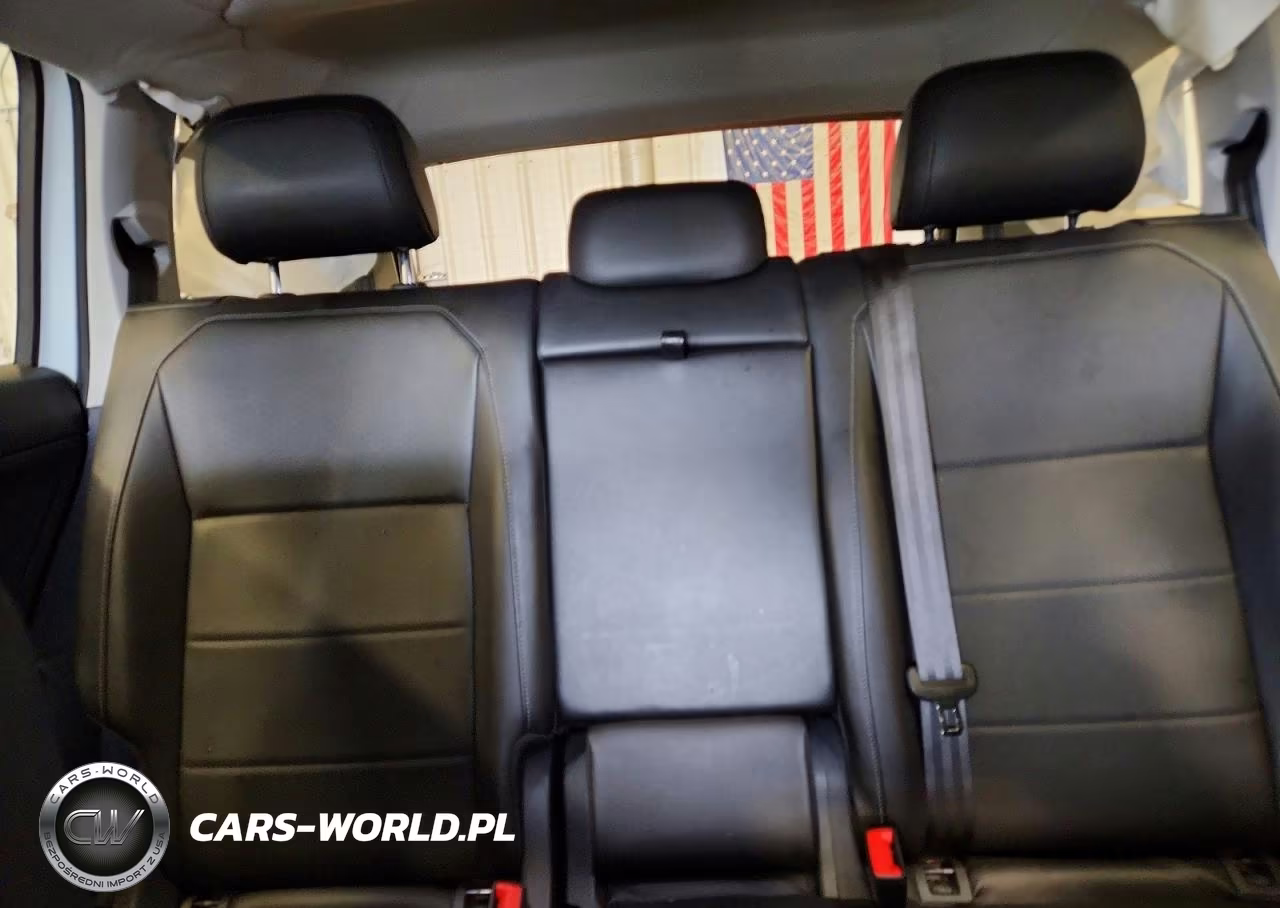 2018 Volkswagen Tiguan Se VIN:3VV3B7AX2JM005518 - 10