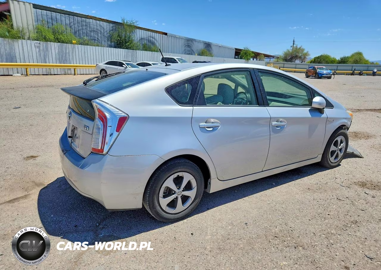 2014 Toyota Prius Two VIN:JTDKN3DU6E0358218 - 3