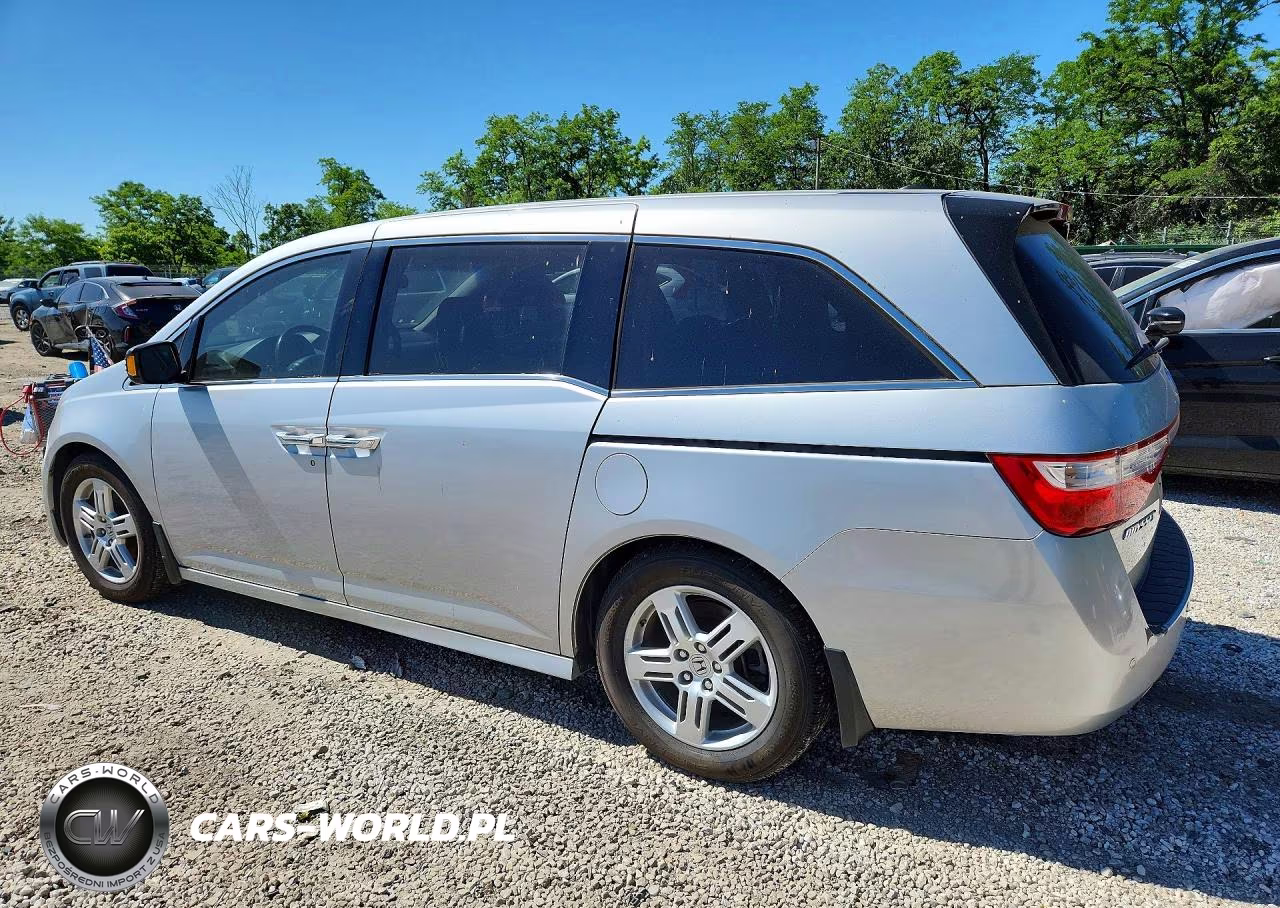 2013 Honda Odyssey Touring VIN:5FNRL5H99DB017286 - 2