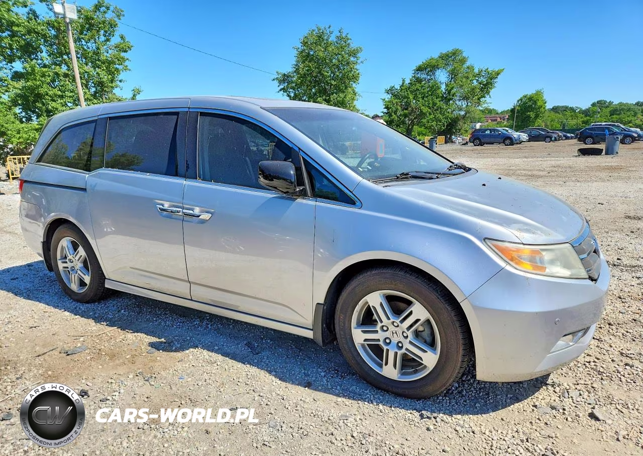 2013 Honda Odyssey Touring VIN:5FNRL5H99DB017286 - 4