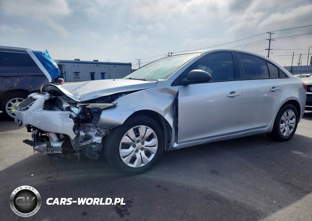 2013 Chevrolet Cruze Ls – zdjęcie 1 z 12