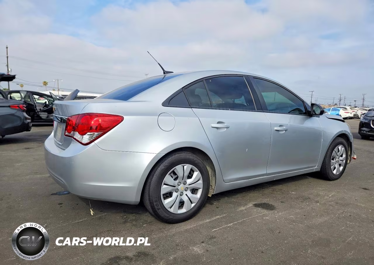 2013 Chevrolet Cruze Ls VIN:1G1PA5SG2D7312037 - 3