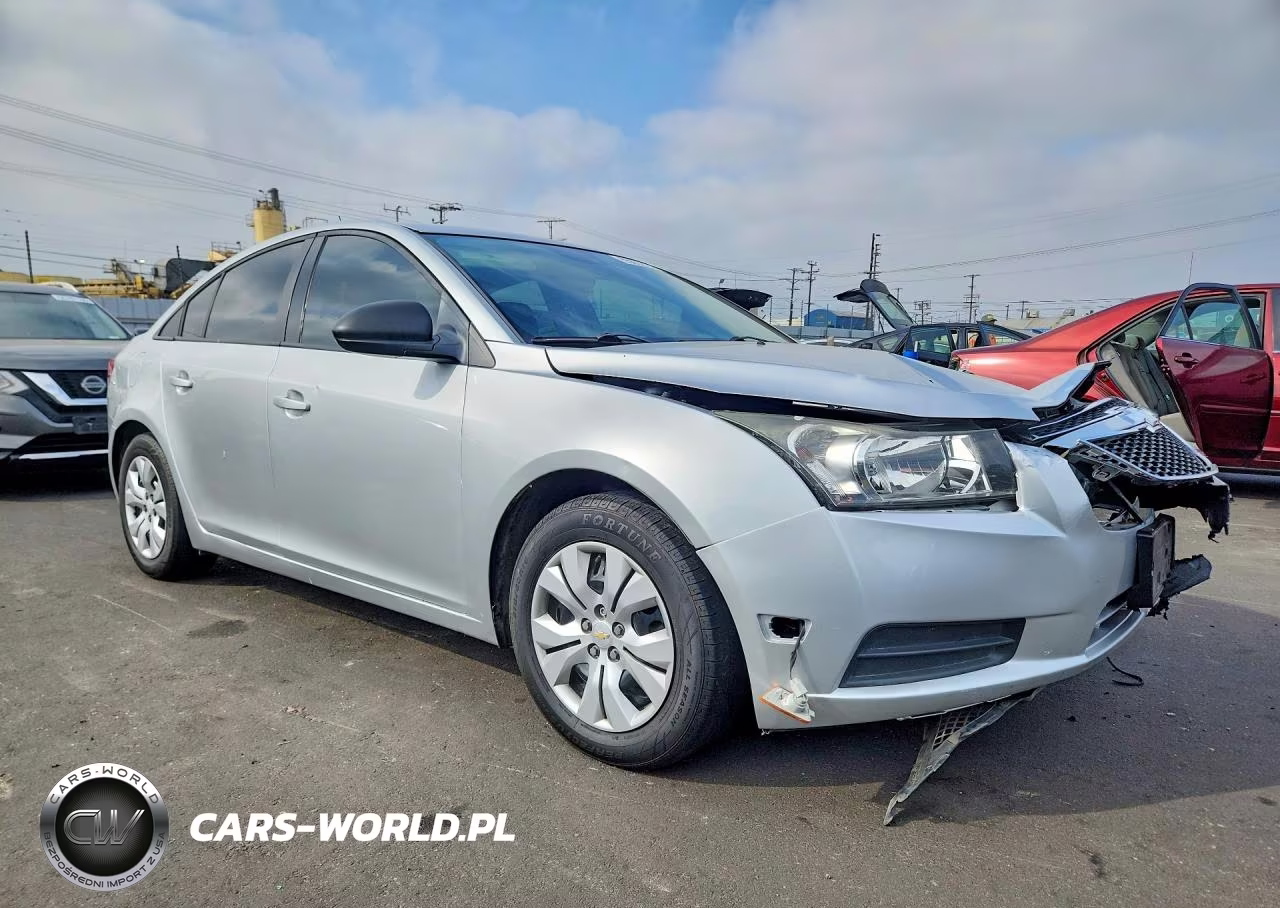 2013 Chevrolet Cruze Ls VIN:1G1PA5SG2D7312037 - 4