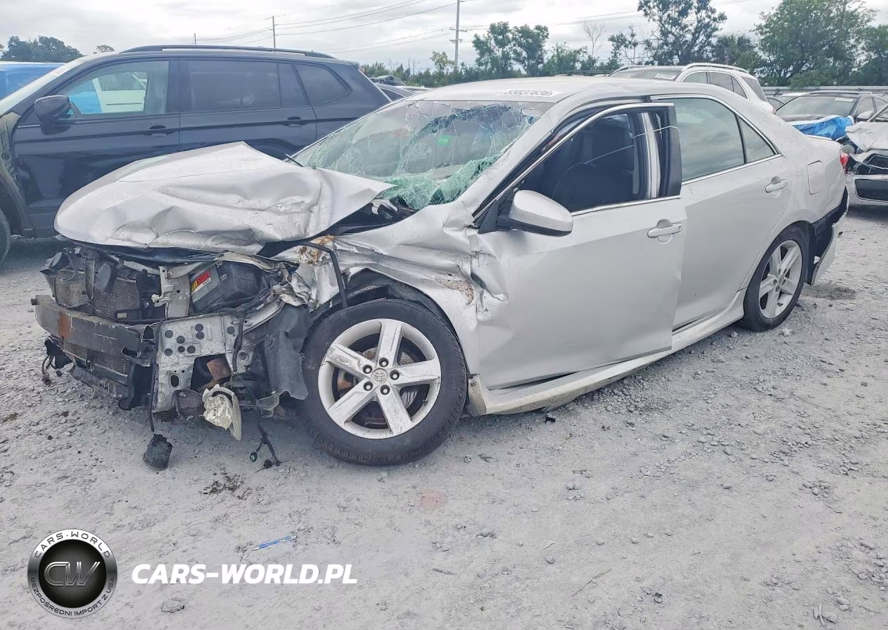 2012 Toyota Camry Se – zdjęcie 1 z 13