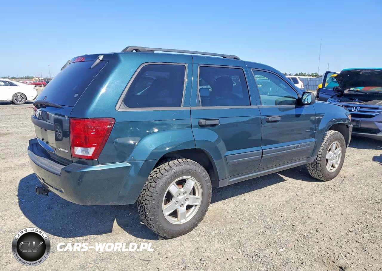 2005 Jeep Grand Cherokee Laredo VIN:1J4GR48K65C604864 - 3