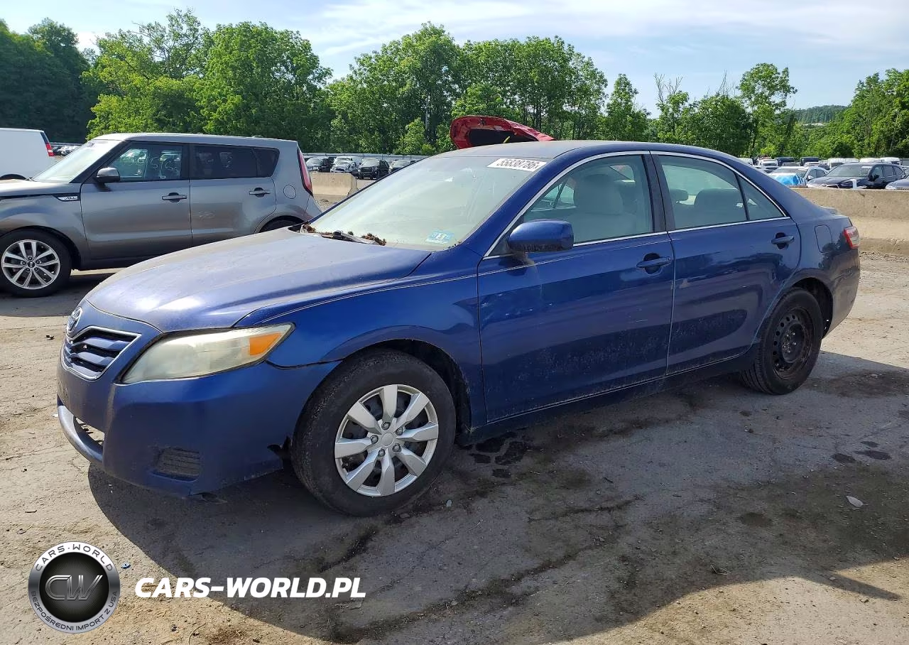 2010 Toyota Camry Le – zdjęcie 1 z 12