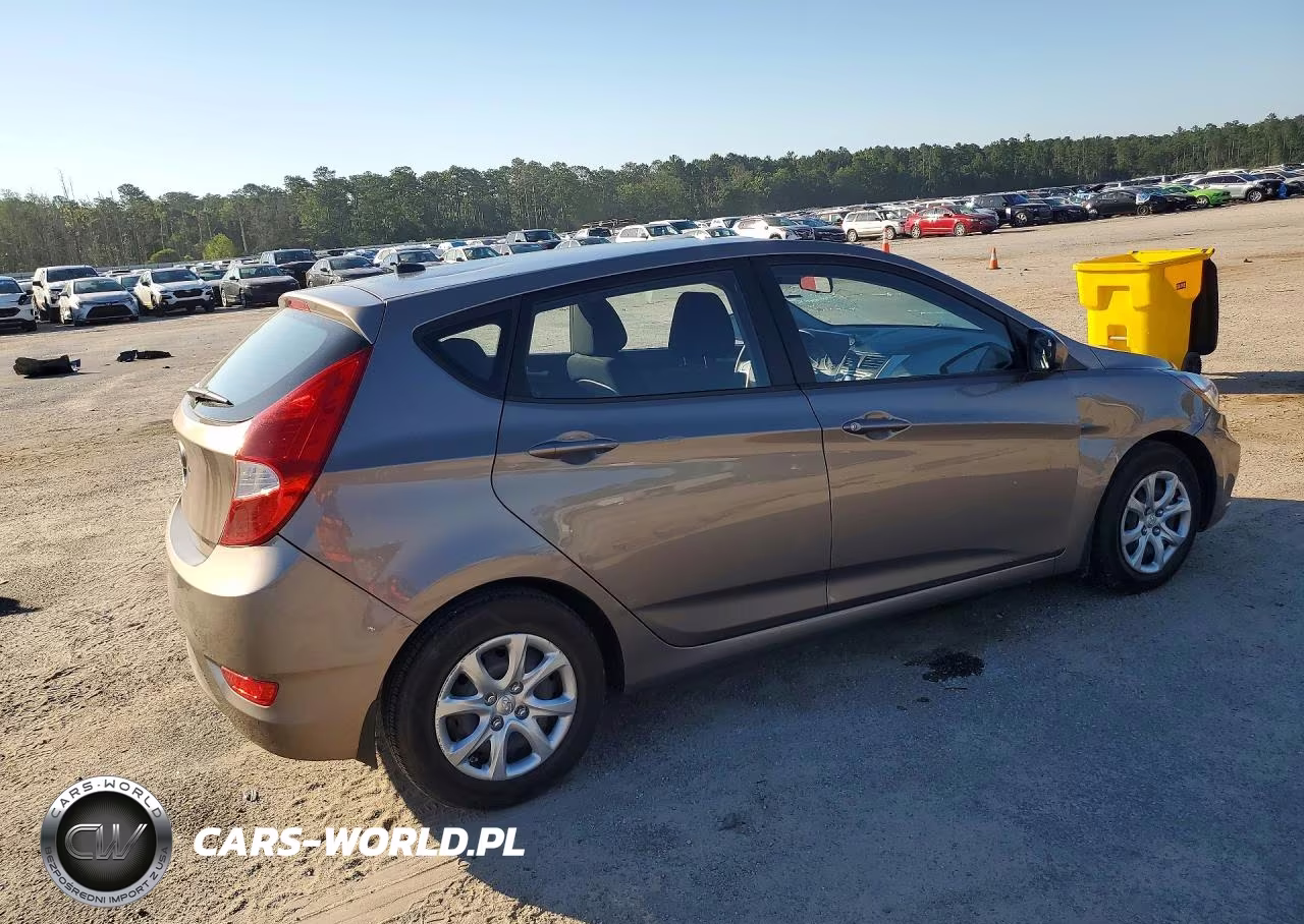 2013 Hyundai Accent Gs VIN:KMHCT5AE9DU084504 - 3