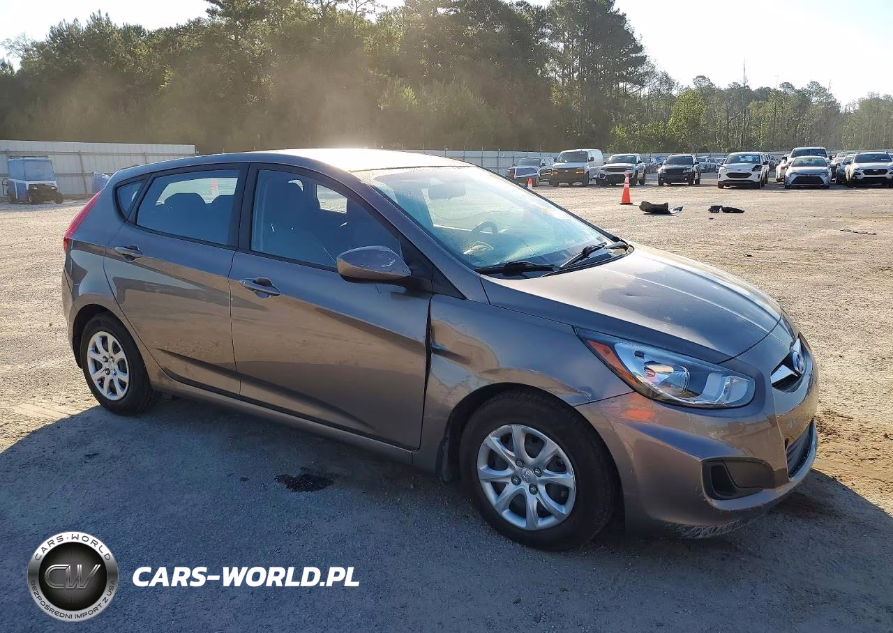 2013 Hyundai Accent Gs VIN:KMHCT5AE9DU084504 - 4