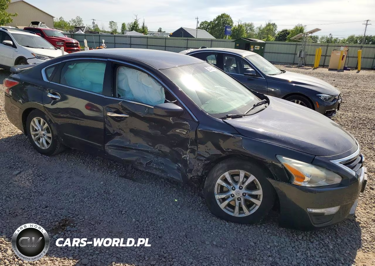 2015 Nissan Altima 2.5 S VIN:1N4AL3APXFC111208 - 4