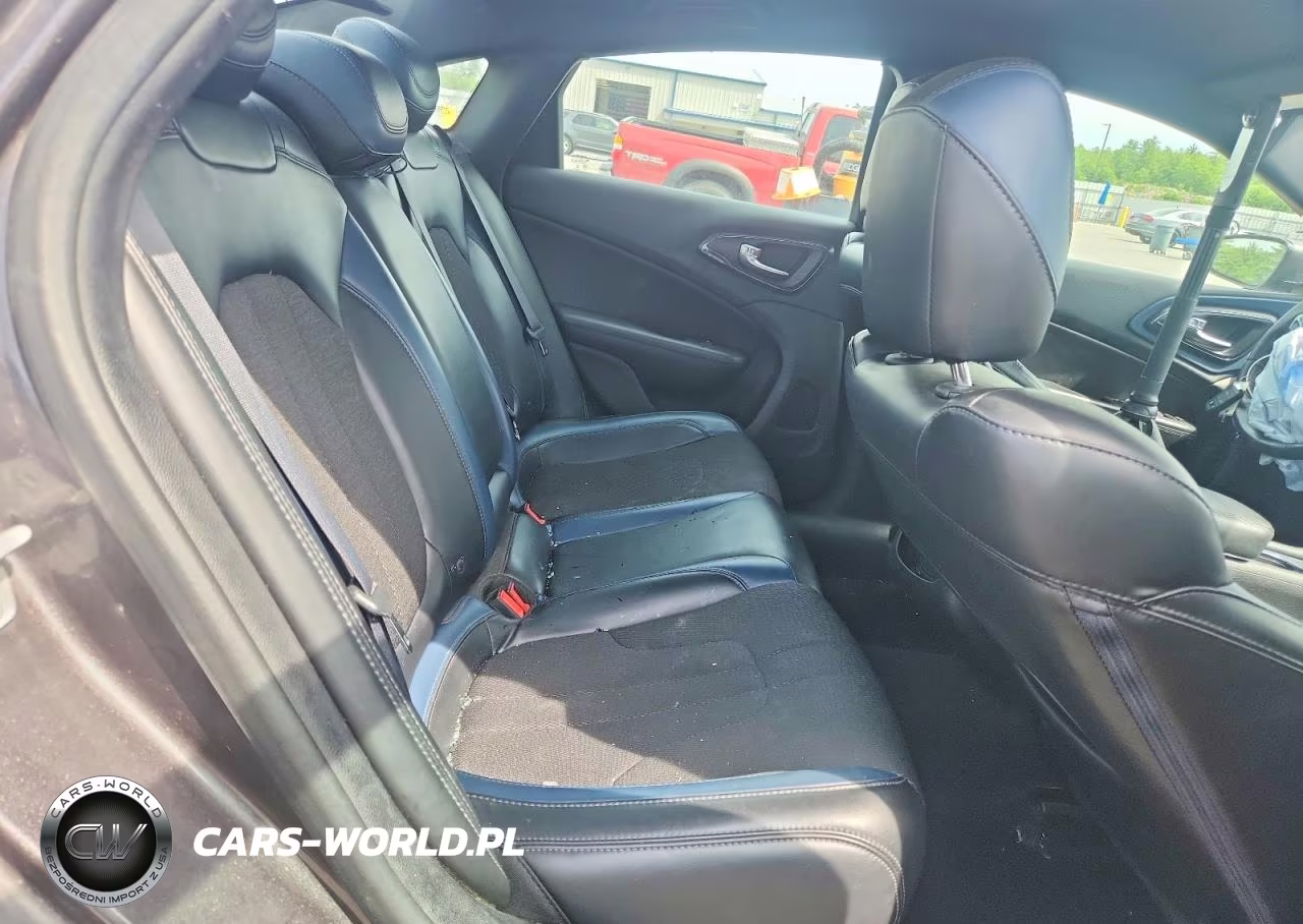 2016 Chrysler 200 S VIN:1C3CCCBB3GN124396 - 10
