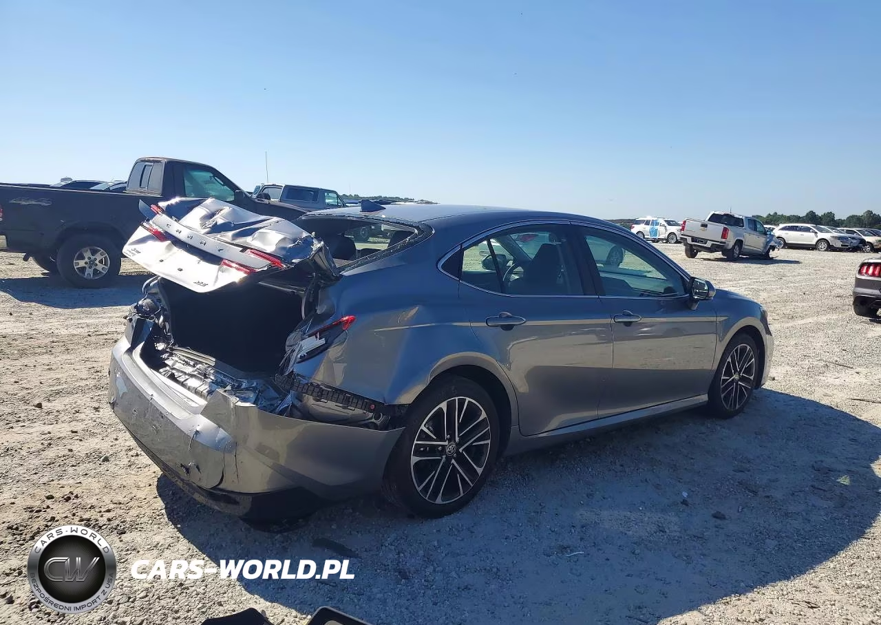 2025 Toyota Camry Xle VIN:4T1DAACK6SU615127 - 3
