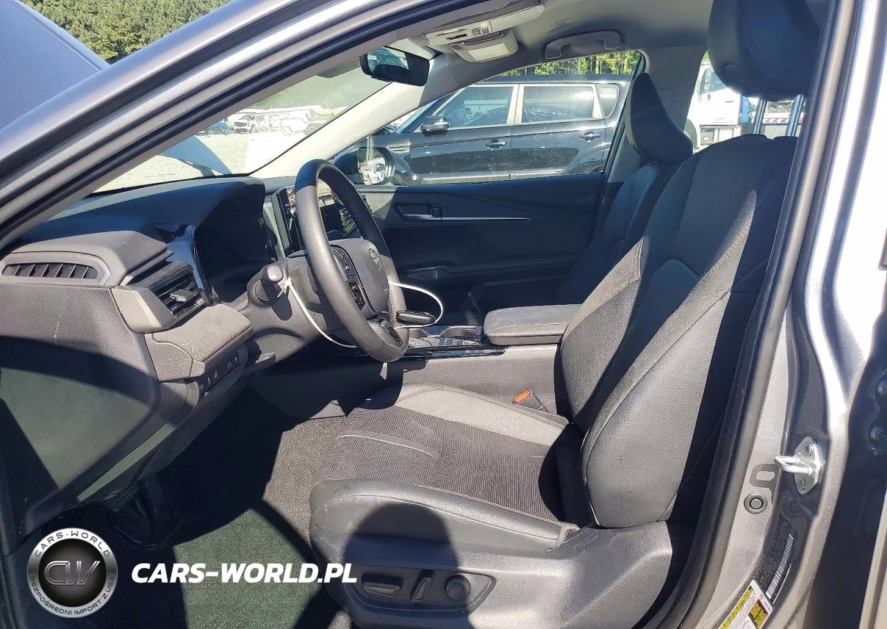 2025 Toyota Camry Xle VIN:4T1DAACK6SU615127 - 7