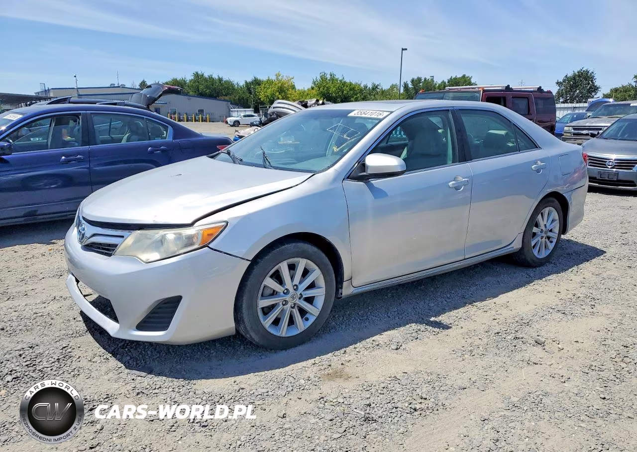 2013 Toyota Camry Hybrid – zdjęcie 1 z 12