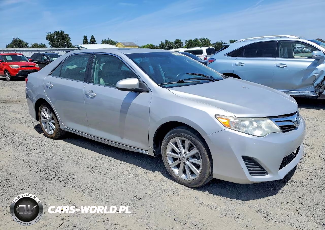 2013 Toyota Camry Hybrid VIN:4T1BD1FK0DU086562 - 4