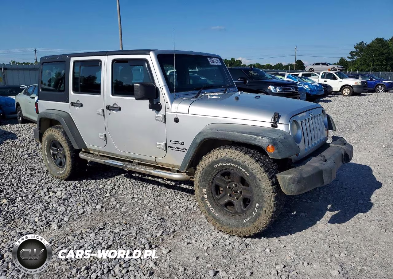 2012 Jeep Wrangler Unlimited Sport VIN:1C4BJWKG5CL242725 - 4