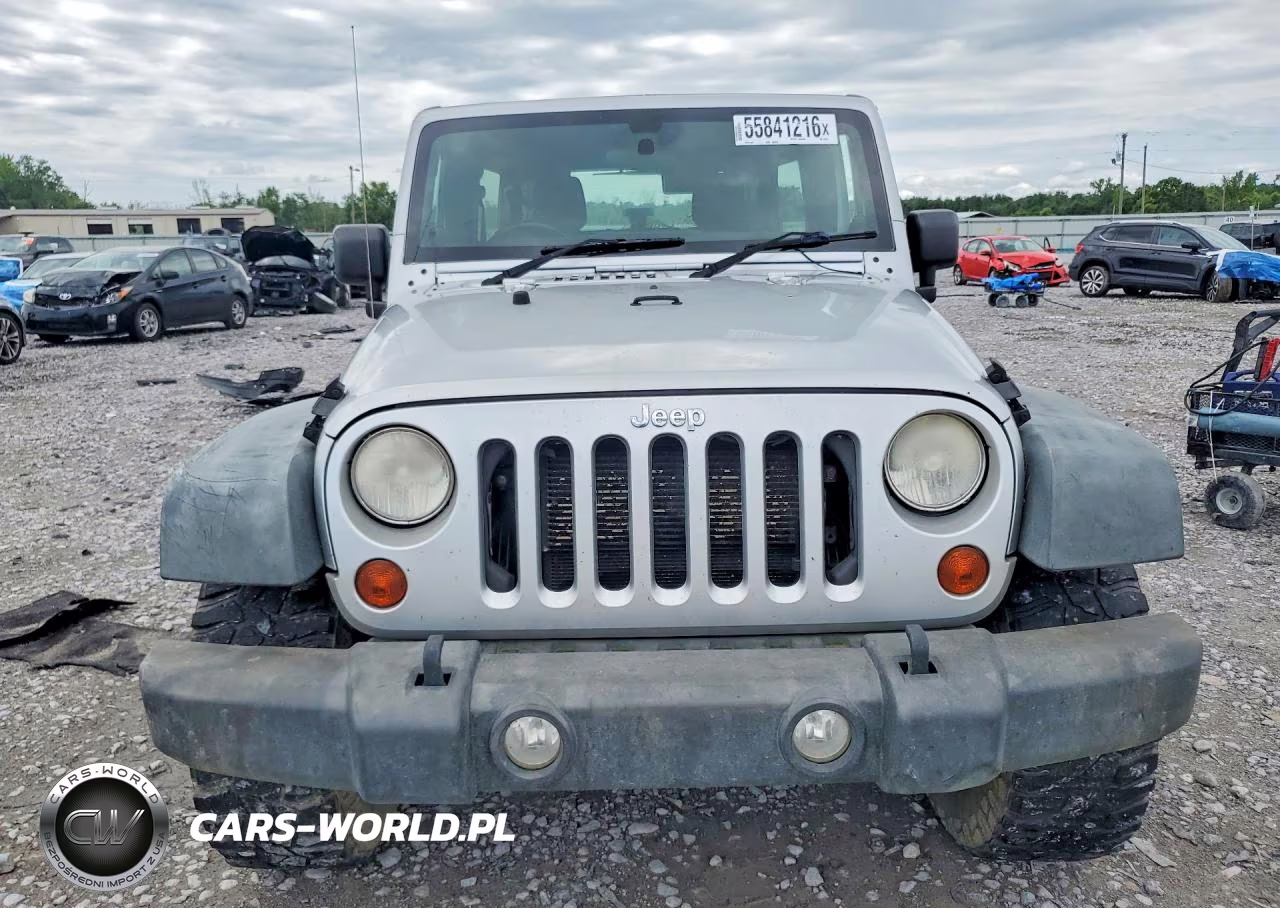 2012 Jeep Wrangler Unlimited Sport VIN:1C4BJWKG5CL242725 - 5
