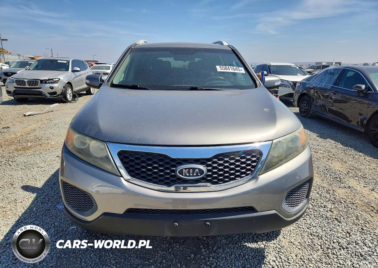 2011 Kia Sorento Lx VIN:5XYKT4A22BG175662 - 5