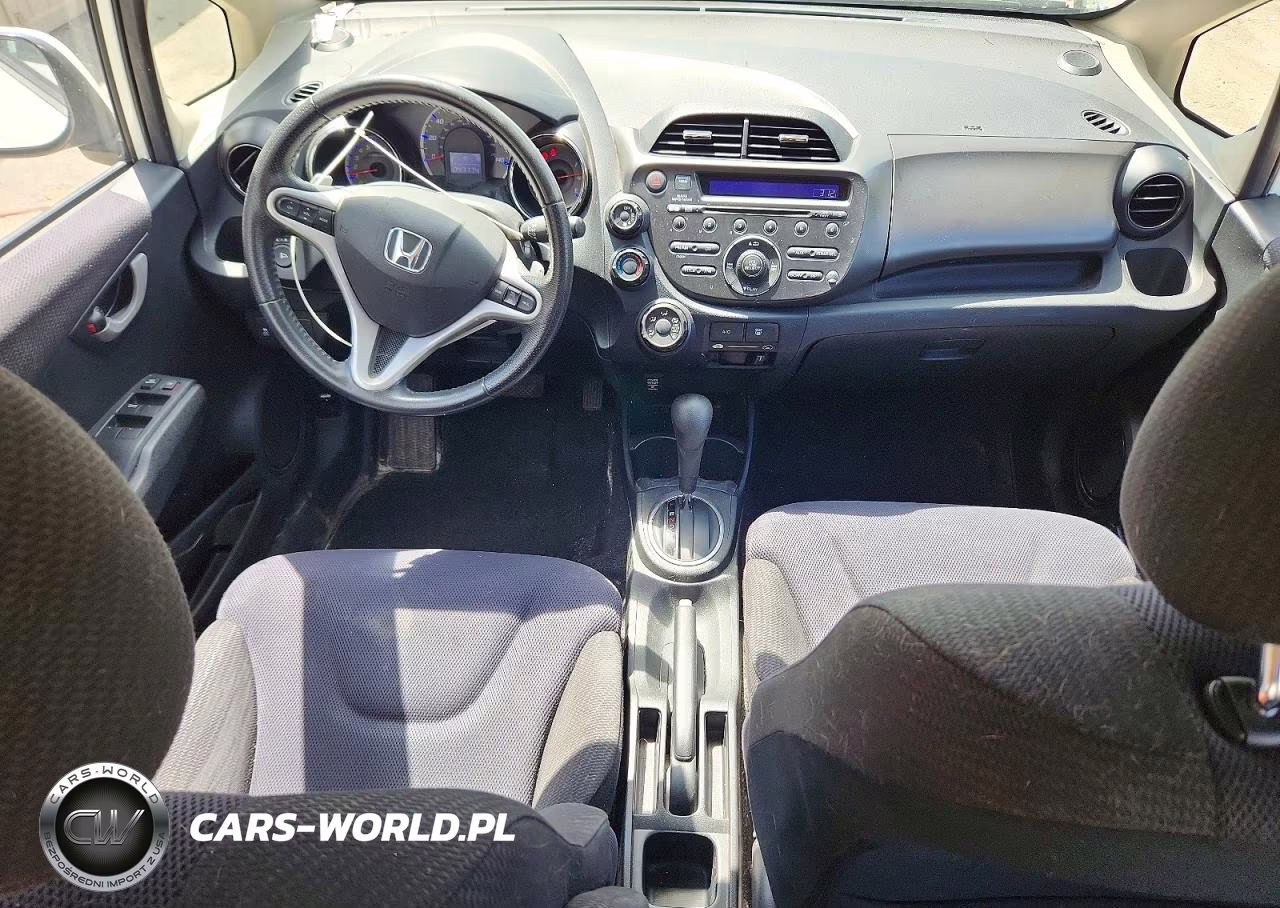 2013 Honda Fit Sport VIN:JHMGE8H54DC071090 - 8