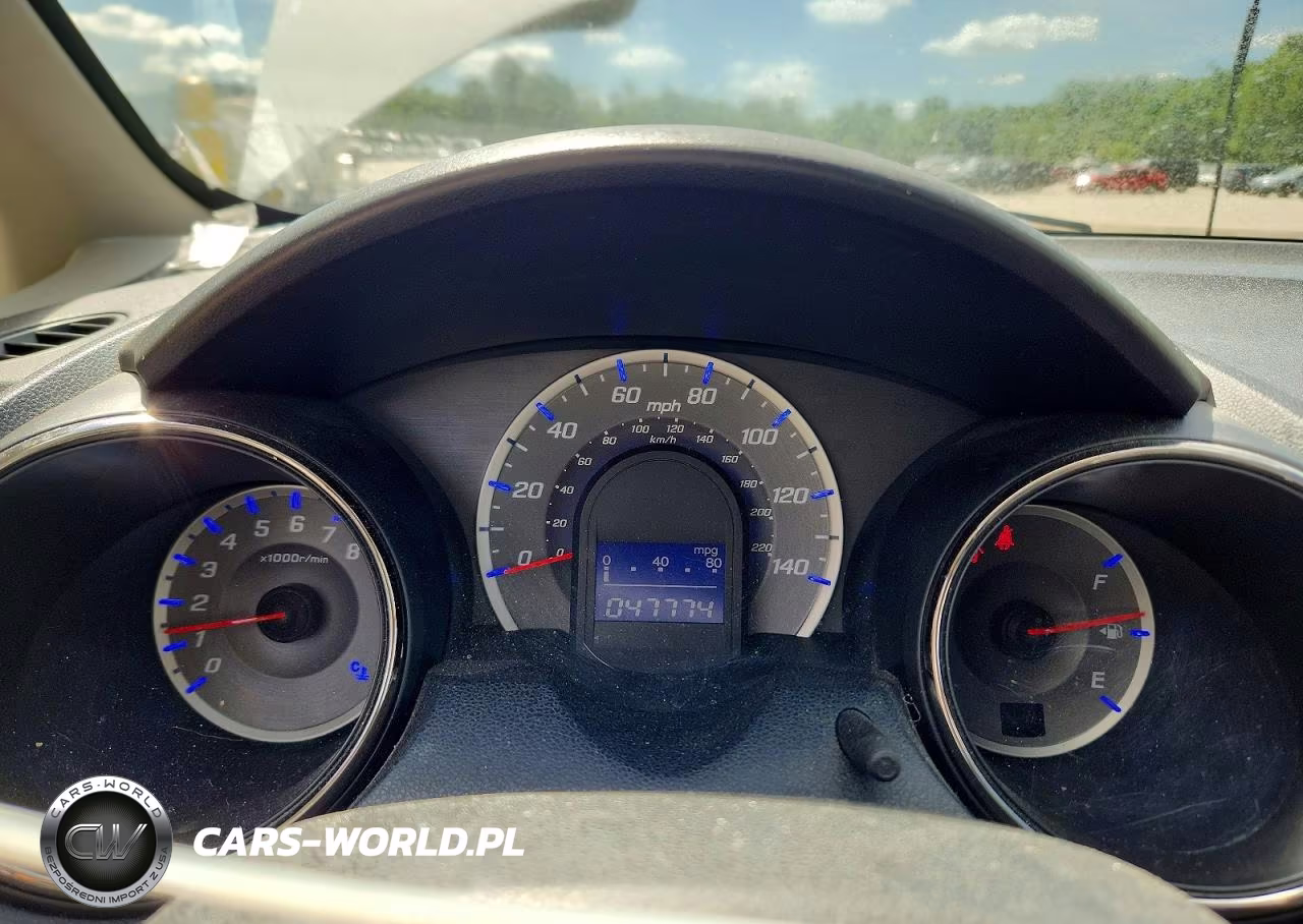 2013 Honda Fit Sport VIN:JHMGE8H54DC071090 - 9
