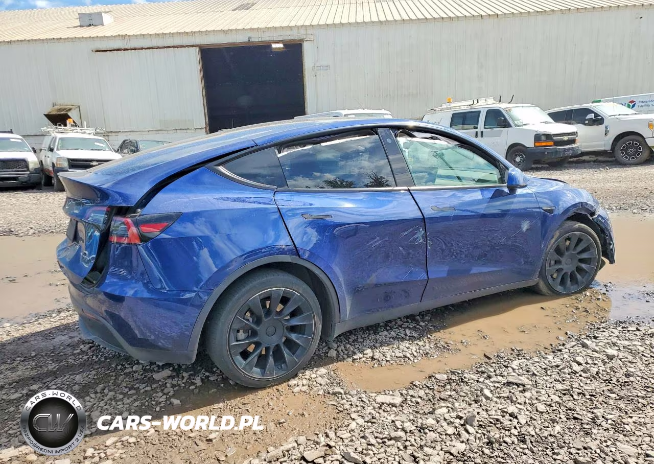 2021 Tesla Model Y VIN:5YJYGDEE3MF266226 - 3