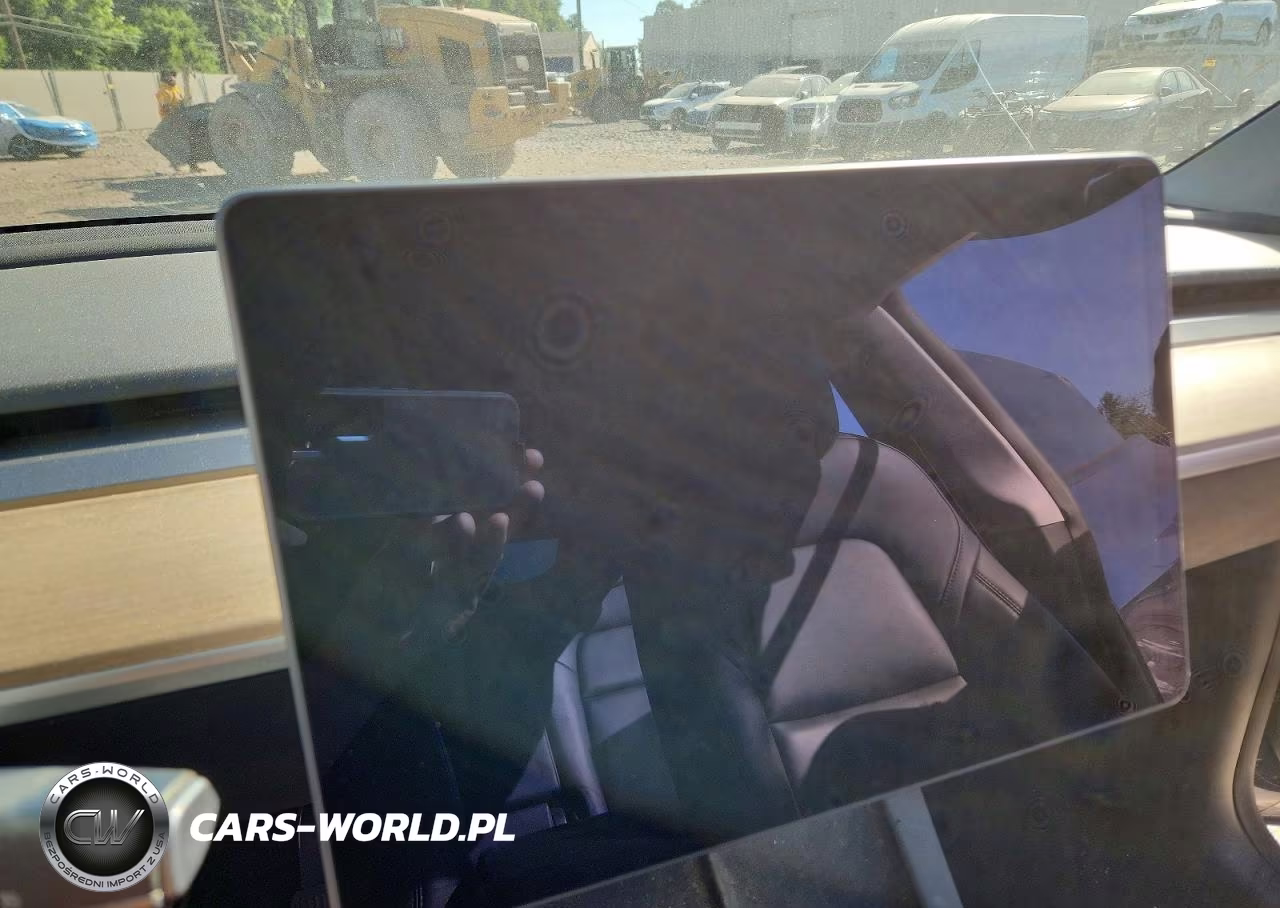 2021 Tesla Model Y VIN:5YJYGDEE3MF266226 - 9