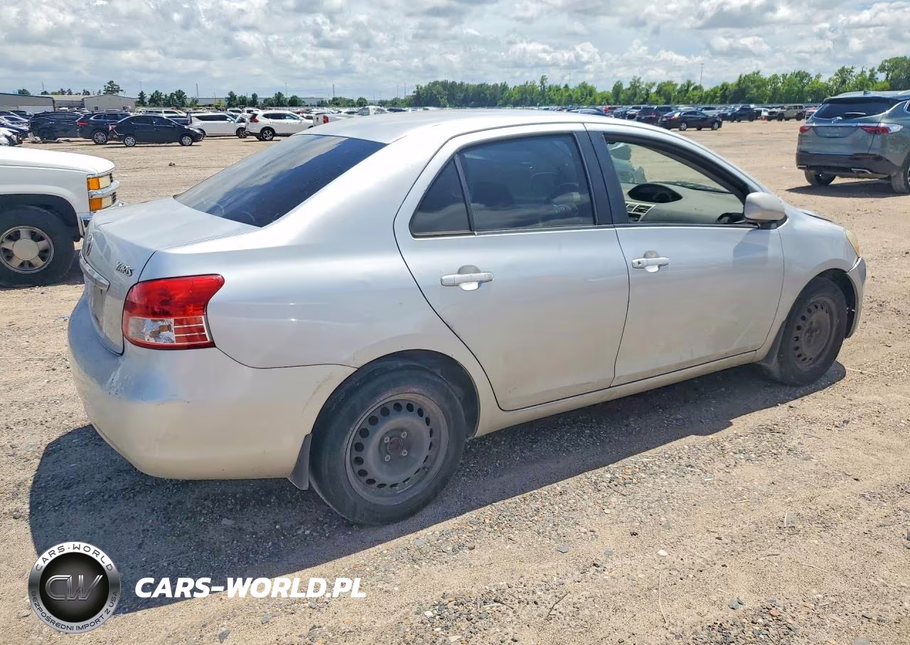 2007 Toyota Yaris Base VIN:JTDBT923X71076826 - 3