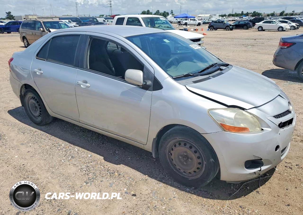 2007 Toyota Yaris Base VIN:JTDBT923X71076826 - 4