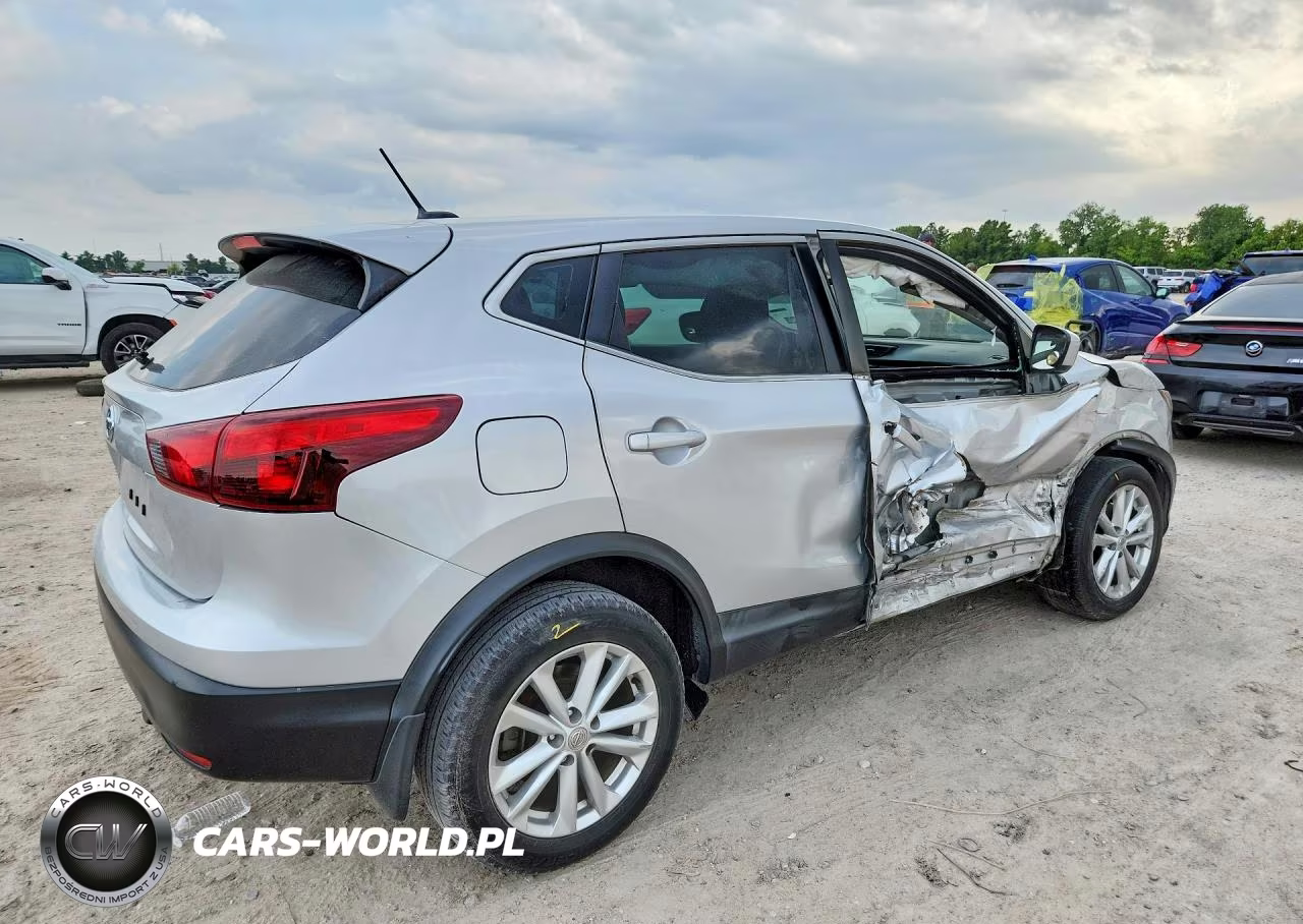 2017 Nissan Rogue Sport S VIN:JN1BJ1CP2HW004079 - 3