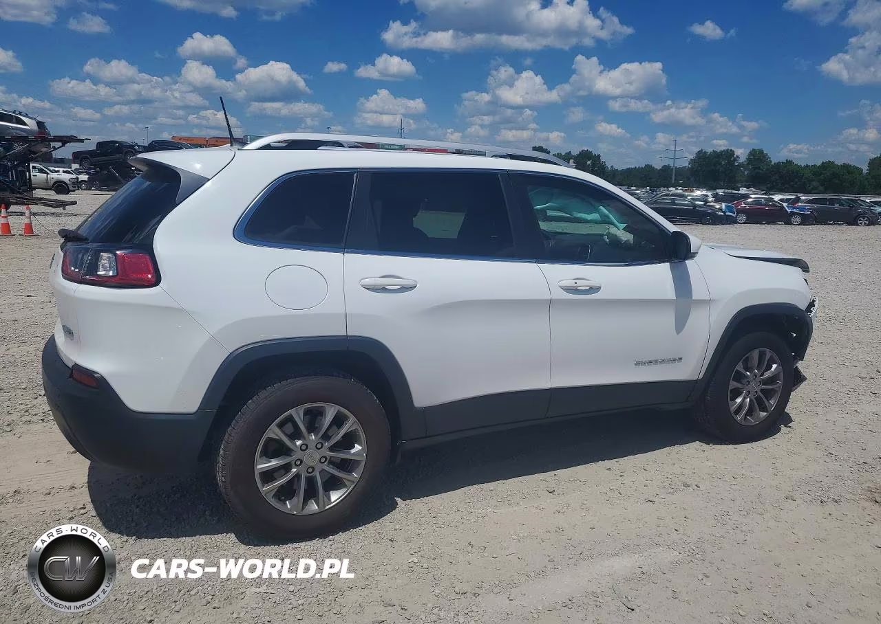 2019 Jeep Cherokee Latitude Plus VIN:1C4PJMLB2KD426512 - 3