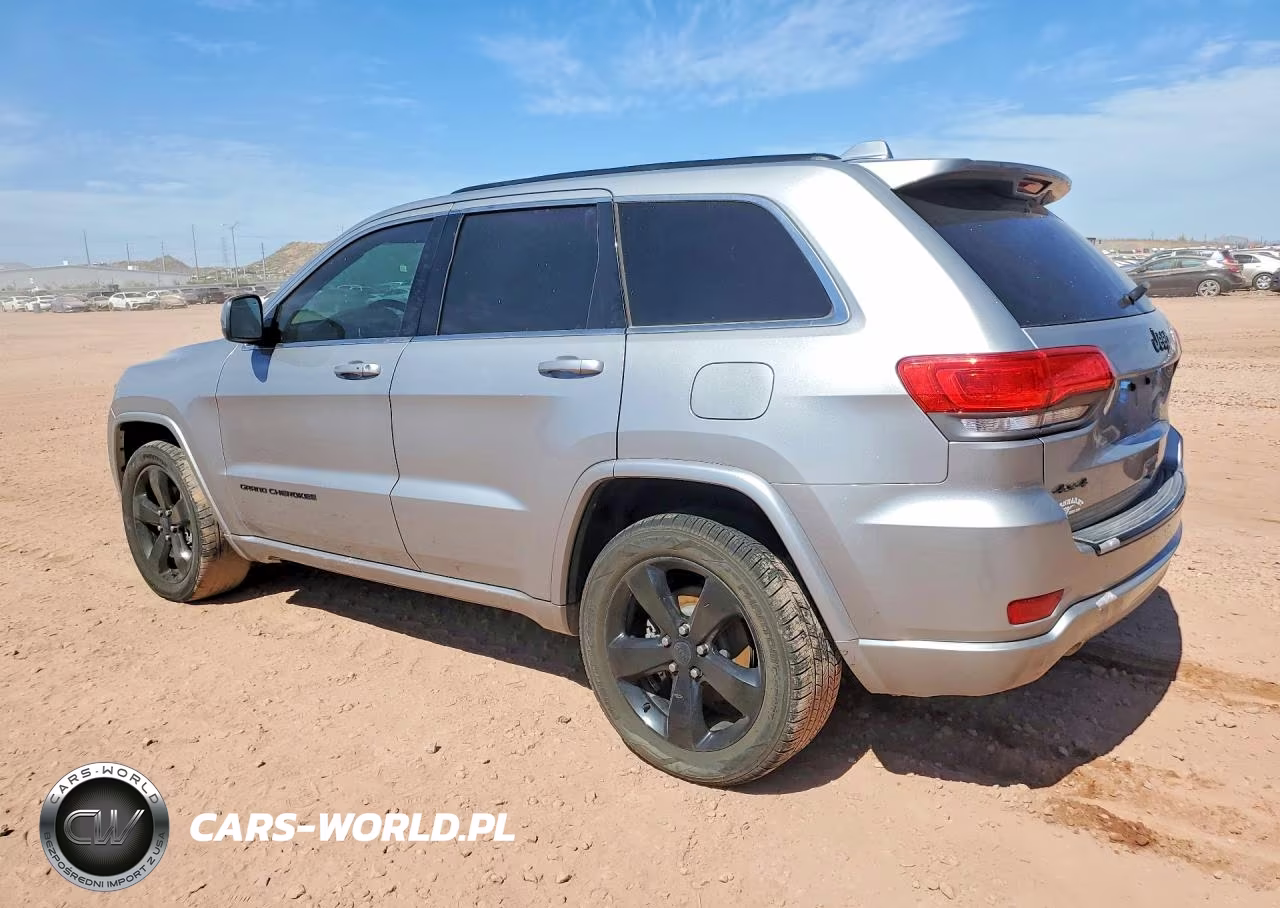 2015 Jeep Grand Cherokee Laredo VIN:1C4RJFAG1FC637084 - 2