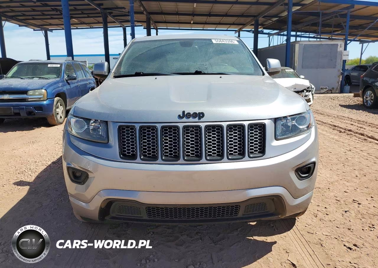 2015 Jeep Grand Cherokee Laredo VIN:1C4RJFAG1FC637084 - 5