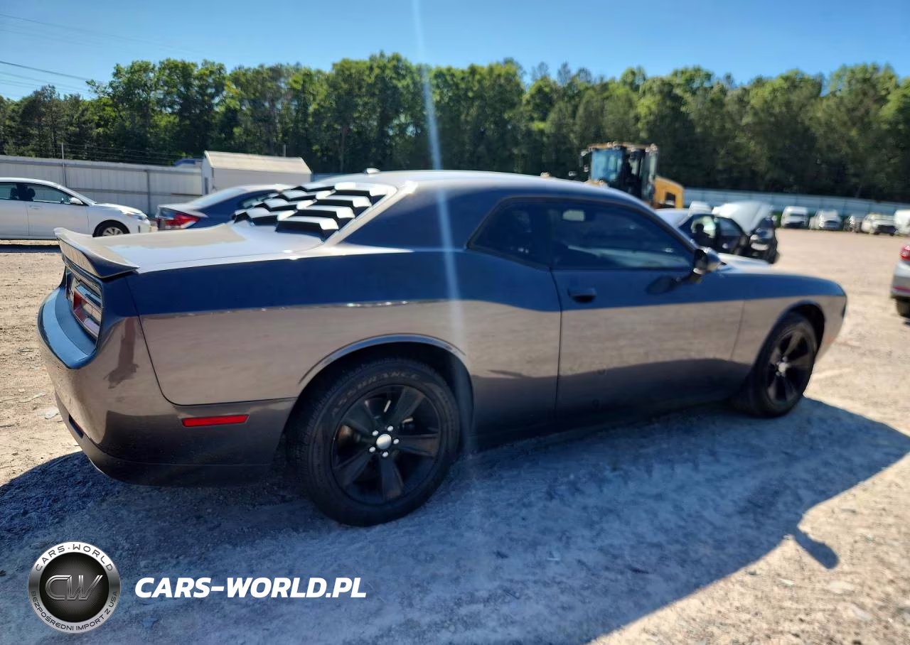 2021 Dodge Challenger Sxt VIN:2C3CDZAG3MH597474 - 3