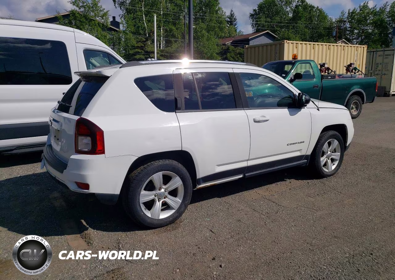 2014 Jeep Compass Sport VIN:1C4NJDBB0ED538402 - 3
