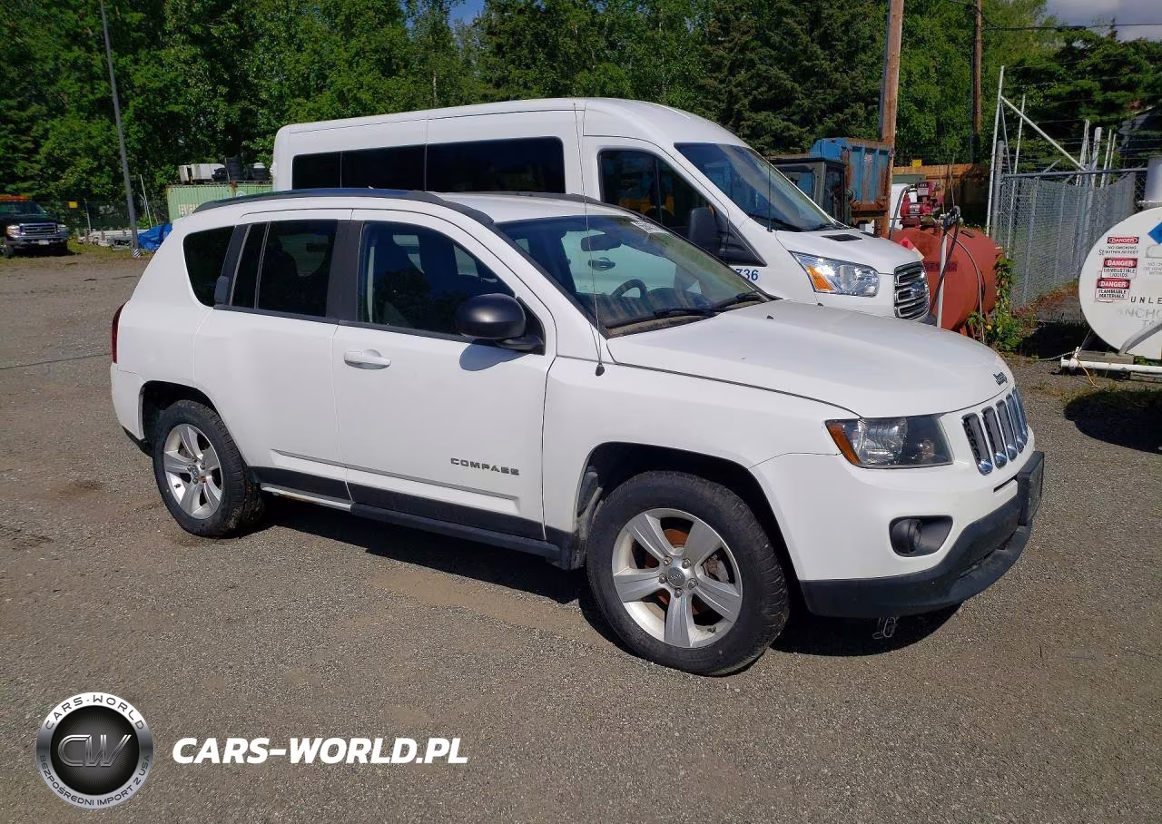2014 Jeep Compass Sport VIN:1C4NJDBB0ED538402 - 4