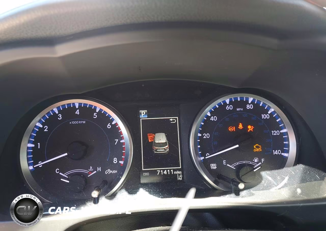 2018 Toyota Highlander Le VIN:5TDZARFH0JS040891 - 9