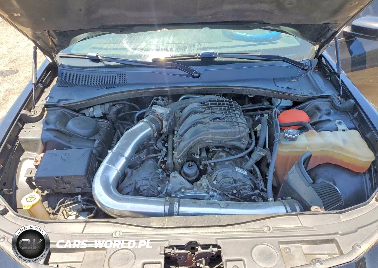 2018 Chrysler 300 S VIN:2C3CCABG2JH231570 - 11