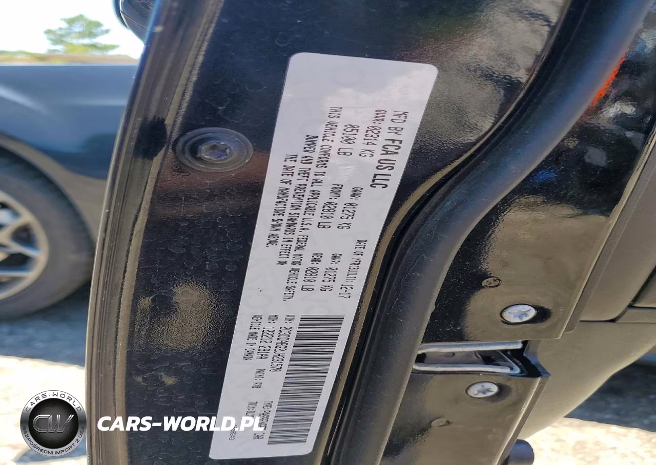 2018 Chrysler 300 S VIN:2C3CCABG2JH231570 - 13