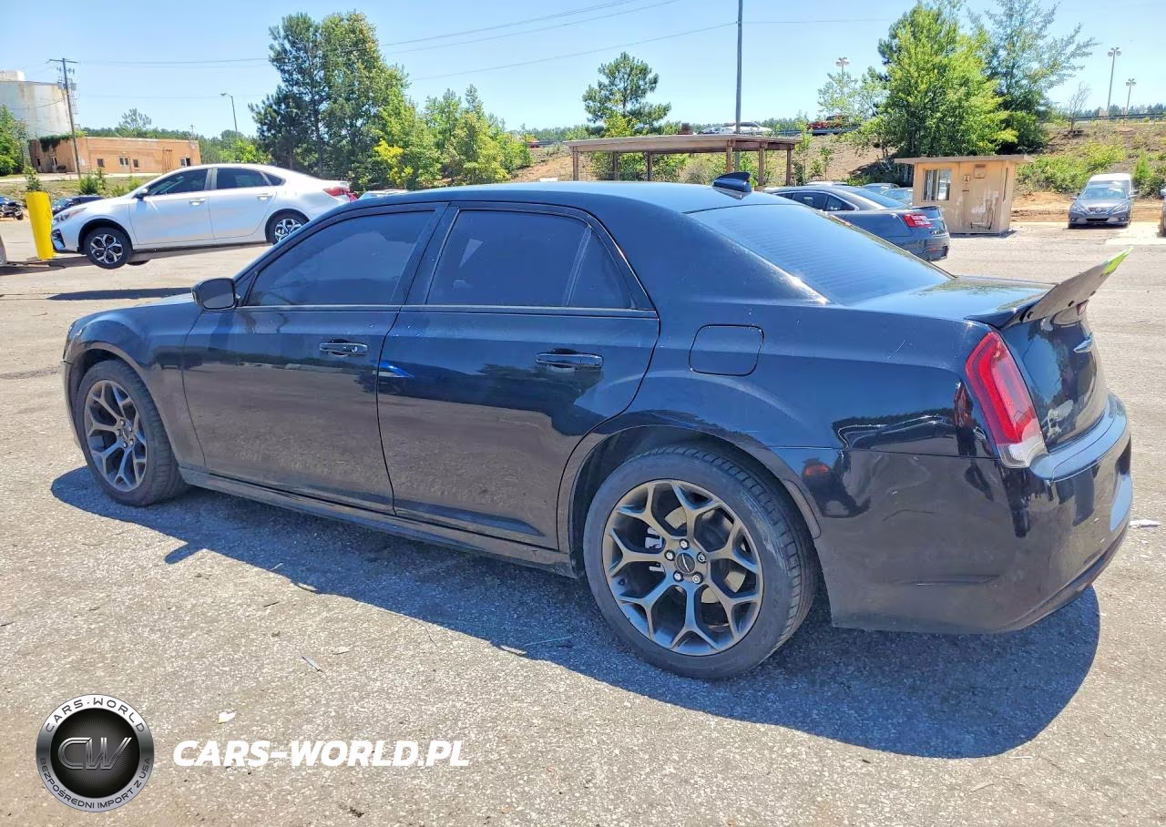 2018 Chrysler 300 S VIN:2C3CCABG2JH231570 - 2