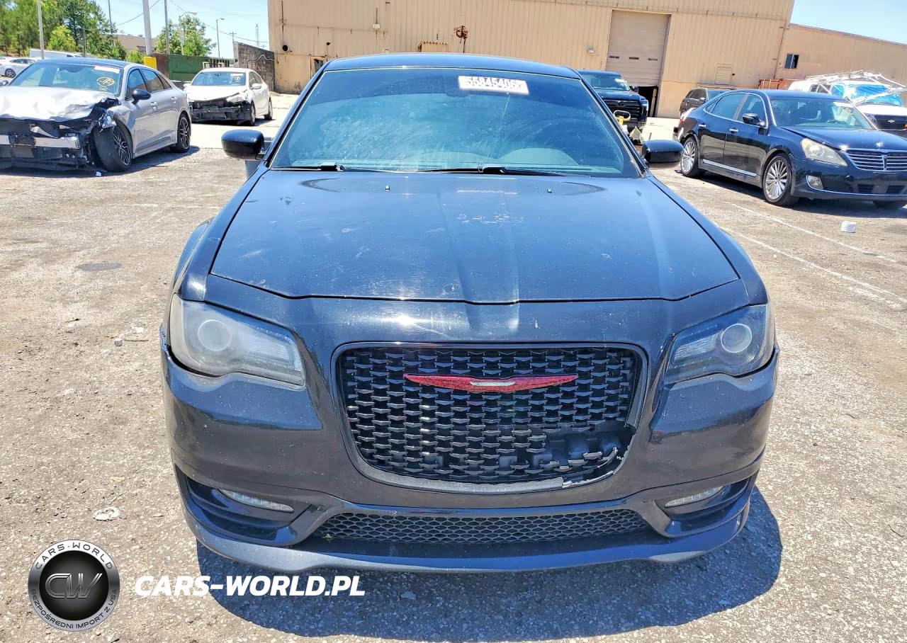 2018 Chrysler 300 S VIN:2C3CCABG2JH231570 - 5