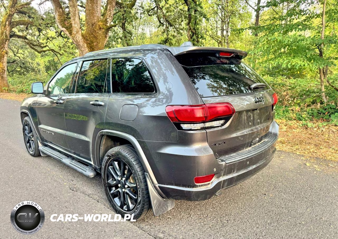 2020 Jeep Grand Cherokee Laredo VIN:1C4RJFAG0LC147151 - 3