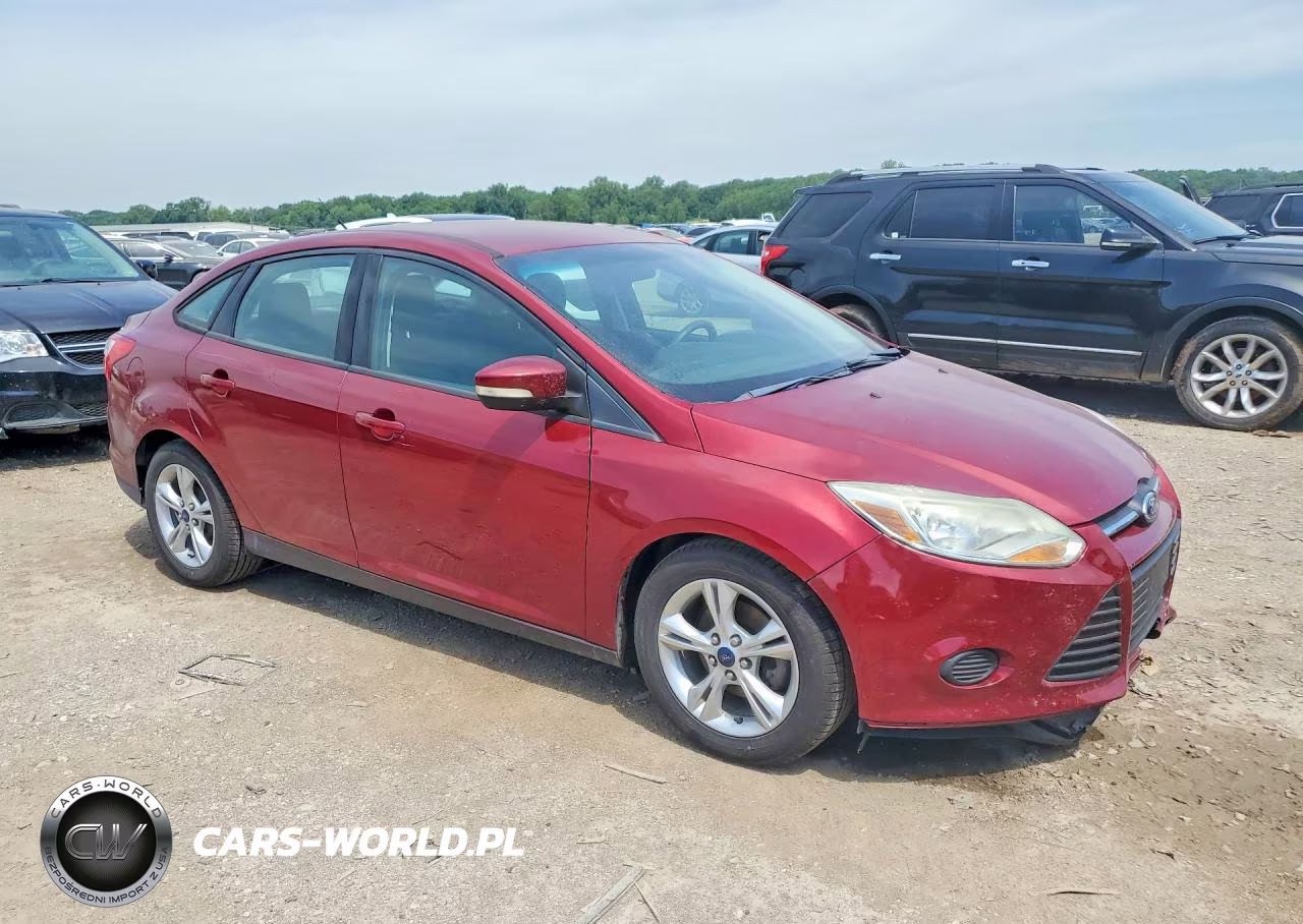 2014 Ford Focus Se VIN:1FADP3F22EL321704 - 4