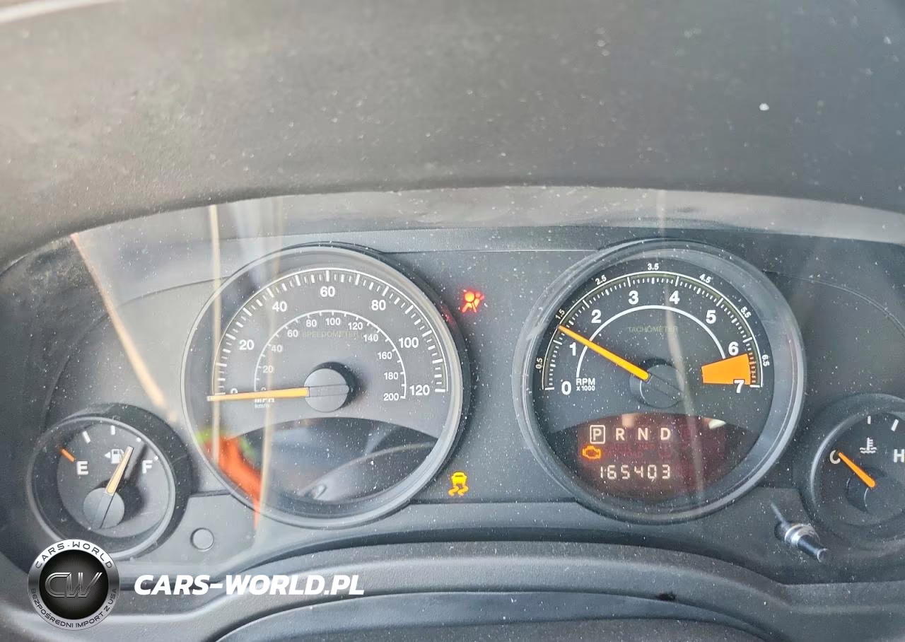 2015 Jeep Patriot Latitude VIN:1C4NJPFA5FD220750 - 9