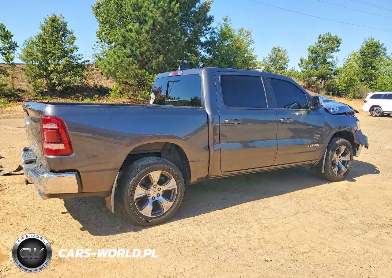 2024 Ram 1500 Laramie VIN:1C6RREJT1RN128497 - 3