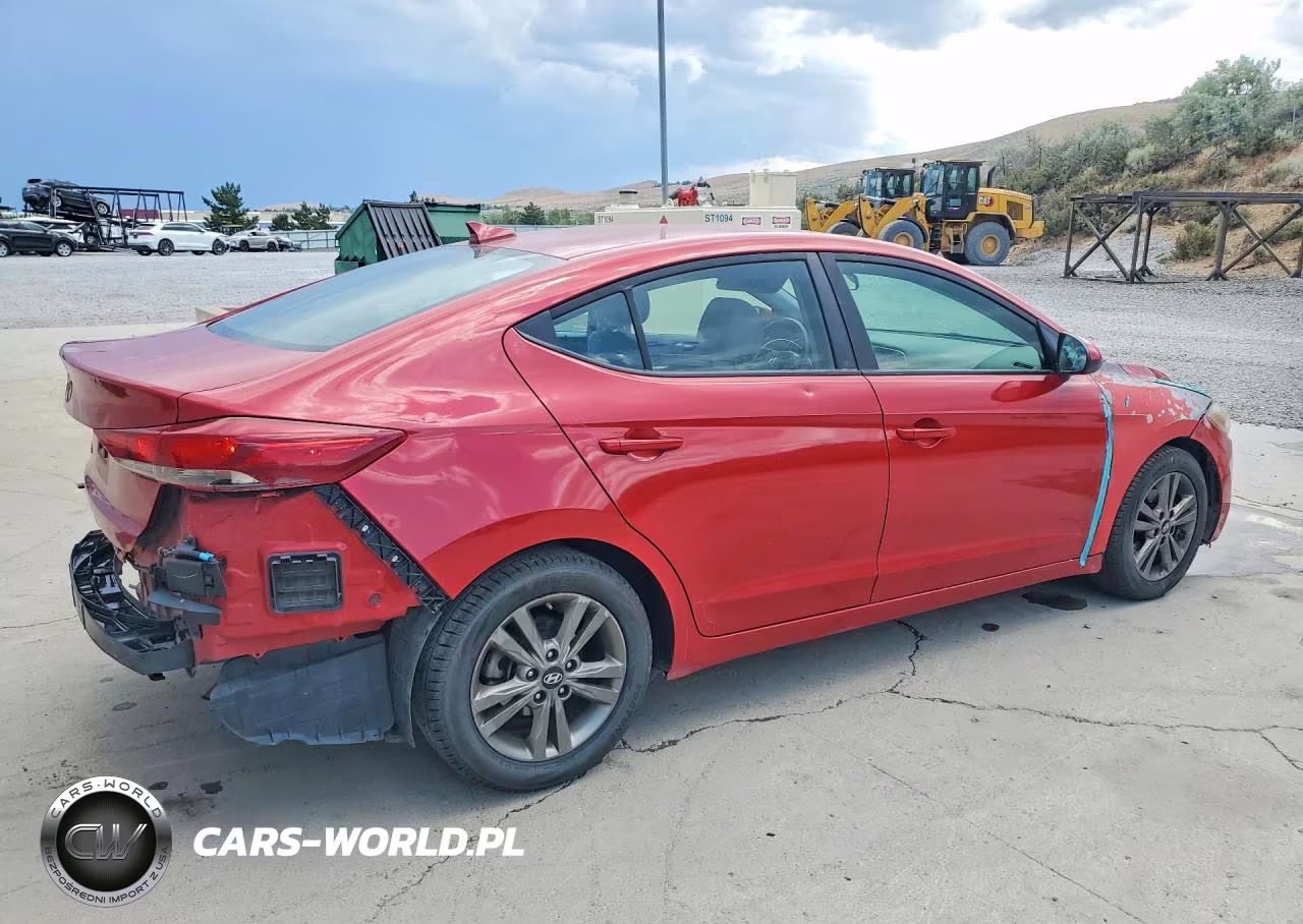 2018 Hyundai Elantra Sel VIN:5NPD84LF1JH305660 - 3