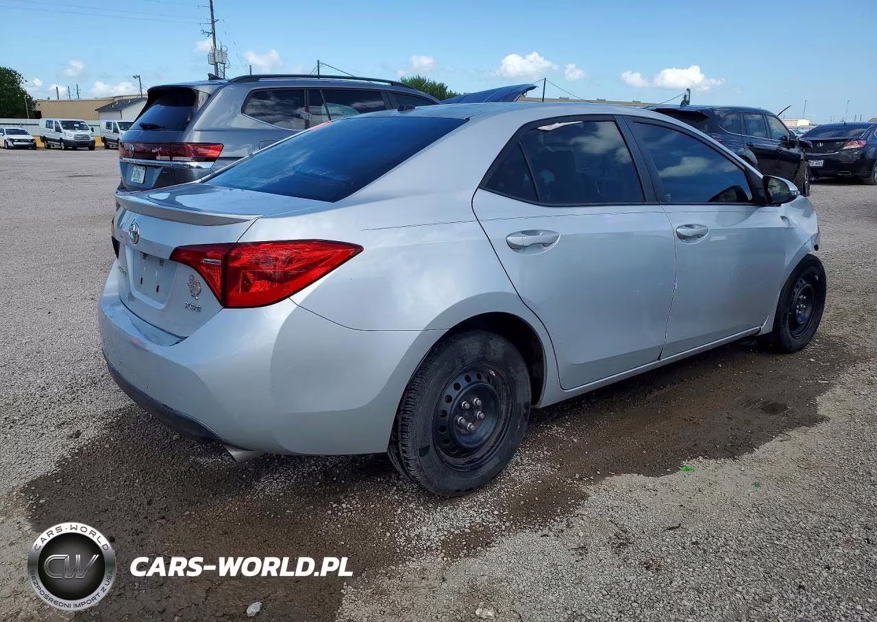 2018 Toyota Corolla Xse VIN:5YFBURHE1JP749270 - 3
