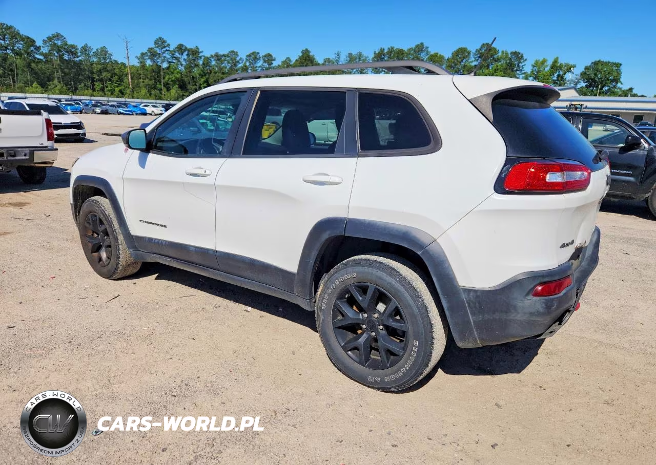 2015 Jeep Cherokee Trailhawk VIN:1C4PJMBS2FW502578 - 2