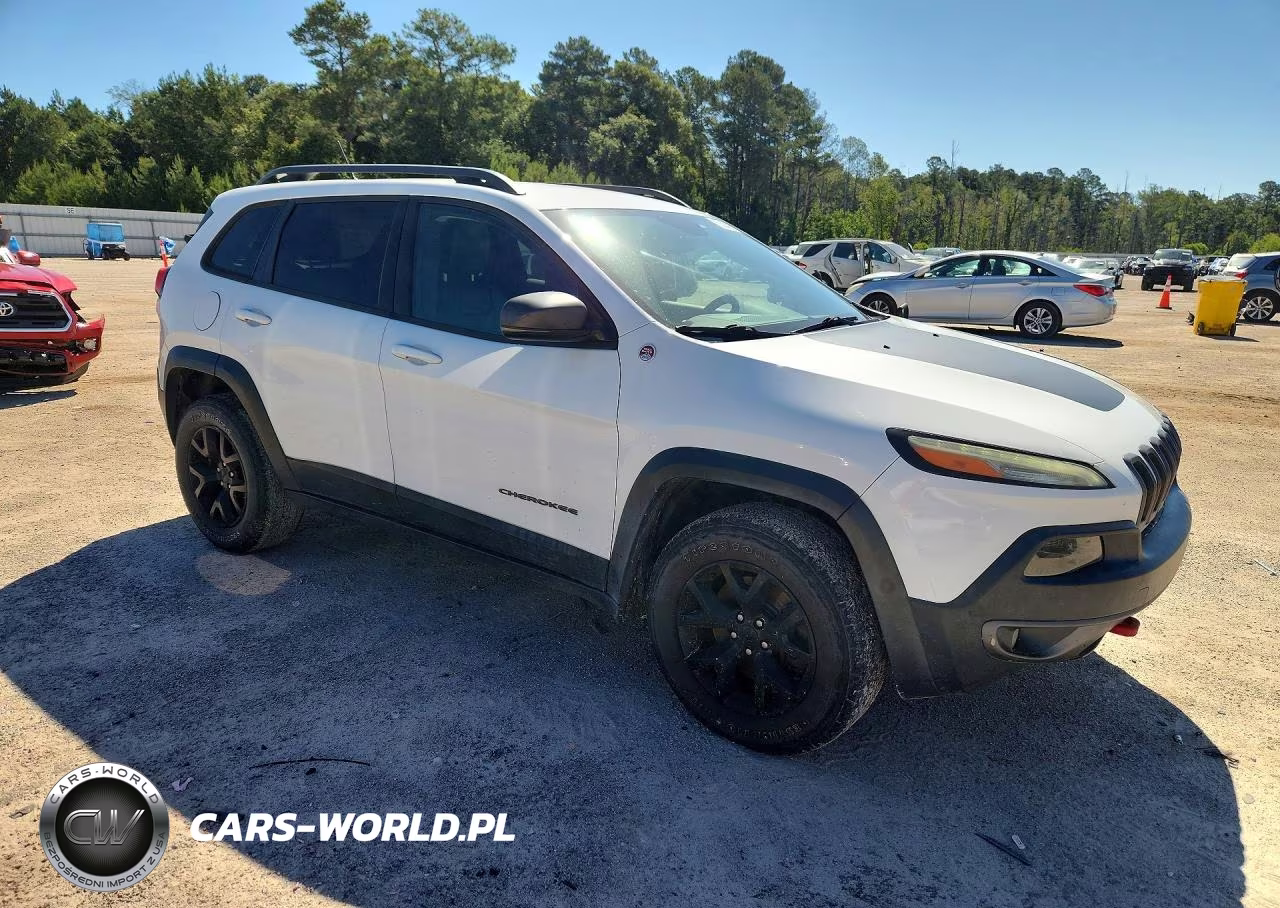 2015 Jeep Cherokee Trailhawk VIN:1C4PJMBS2FW502578 - 4
