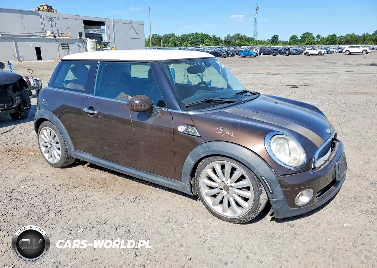 2010 Mini Cooper VIN:WMWMF3C57ATU79121 - 4