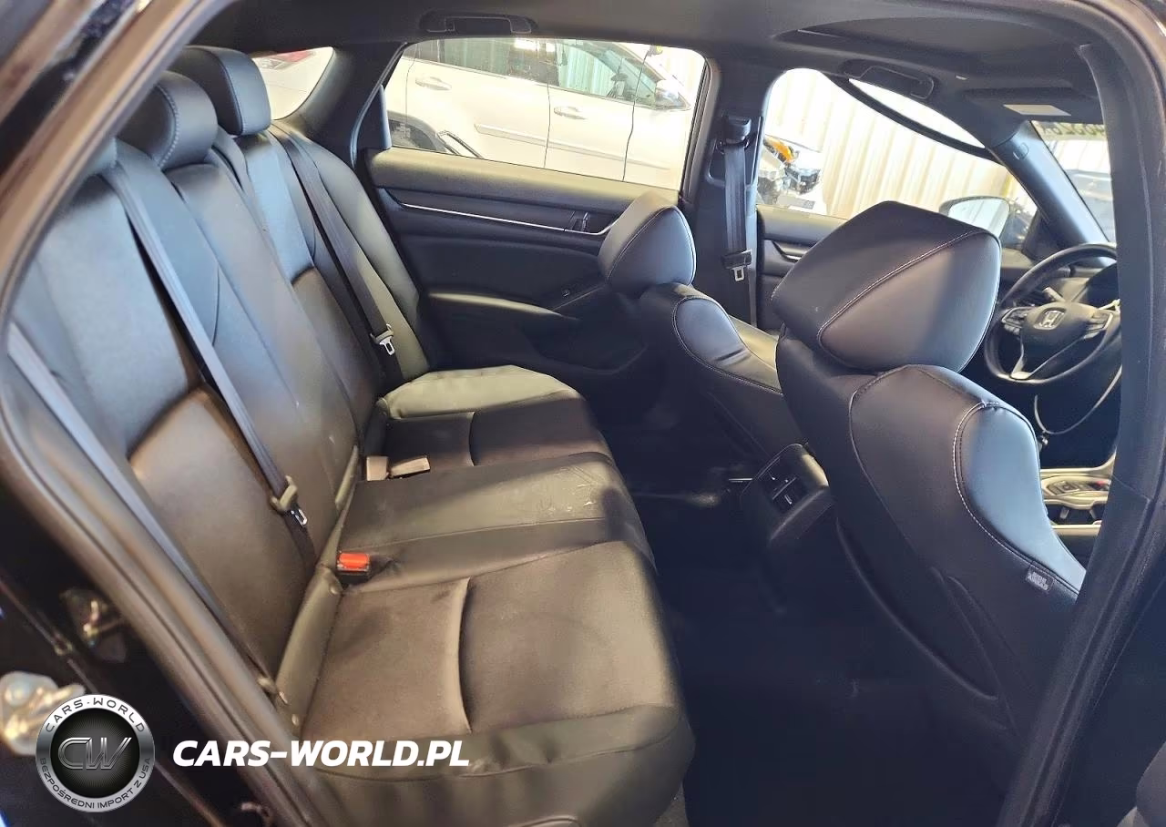 2018 Honda Accord Sport VIN:1HGCV2F3XJA051837 - 10