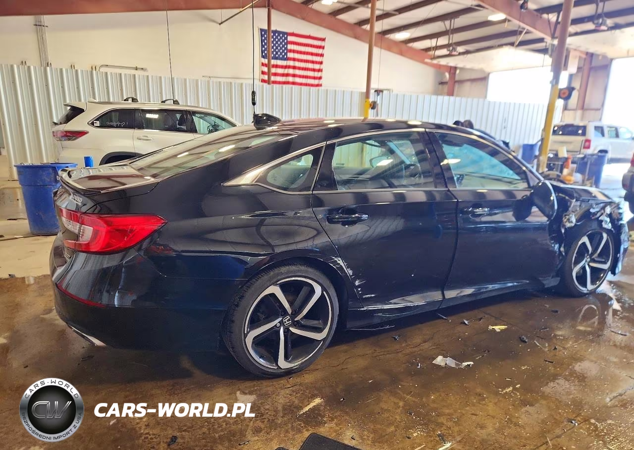 2018 Honda Accord Sport VIN:1HGCV2F3XJA051837 - 3